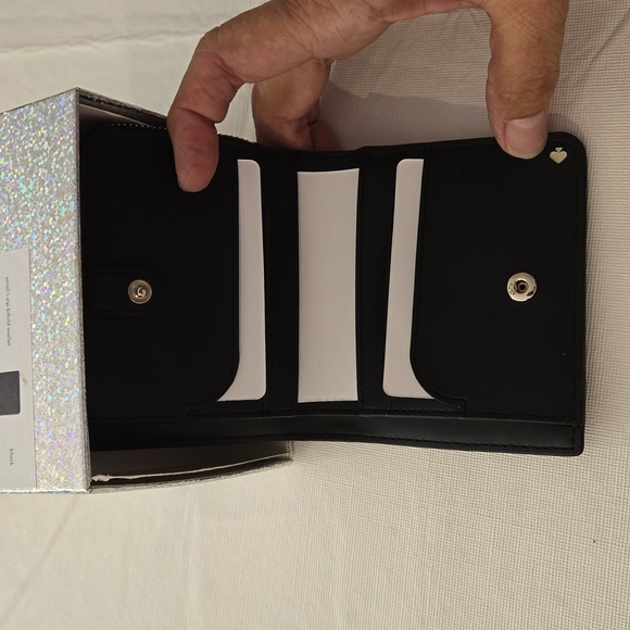 Kate Spade Saffiano leather wallet, black, new with tag - Picture 4 of 6